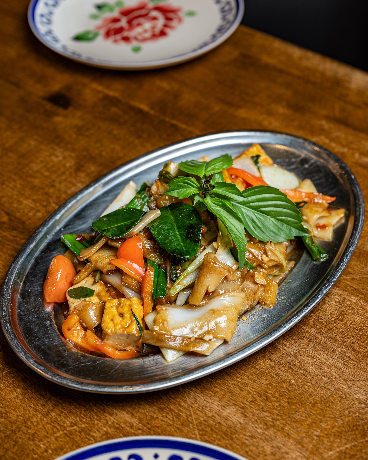 The time is always right for our Vegan Khee Mao — wide noodles, wok heat, zero meat. 🫶
#VeganEats #Lynwood #SeattleFoodie #ITSK #WeLoveThai #PlantBased #Ravenna #SpicyFoodLovers #PNWEats #VeganNoodles #QueenAnne #WhatVegansEat #OnTheTable #KirklandFoodie